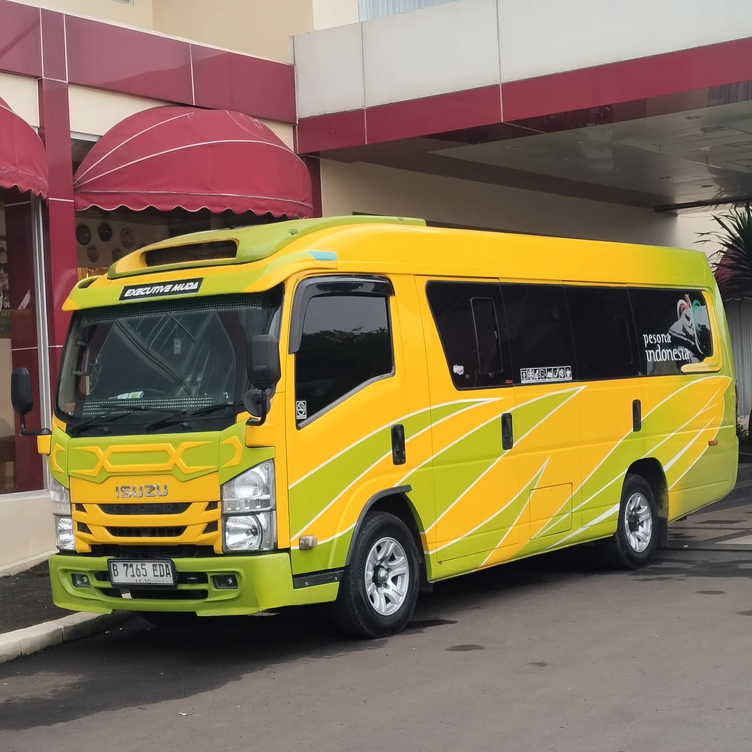 Armada Anggi Trans untuk travel dan sewa kendaraan